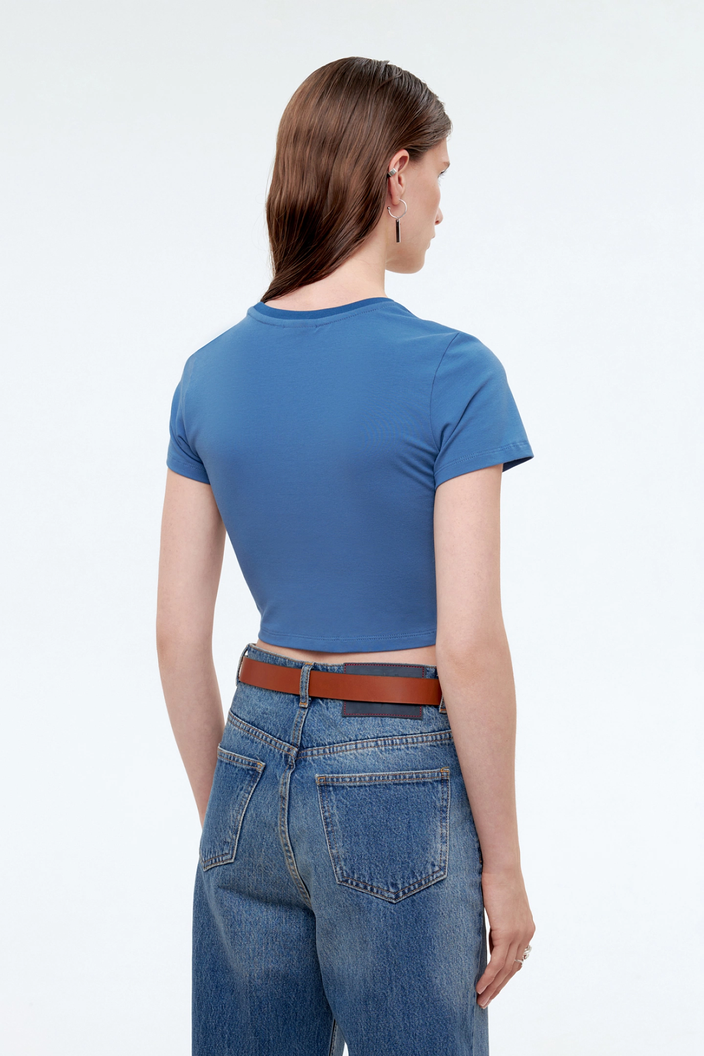 Футболка облегающая короткая