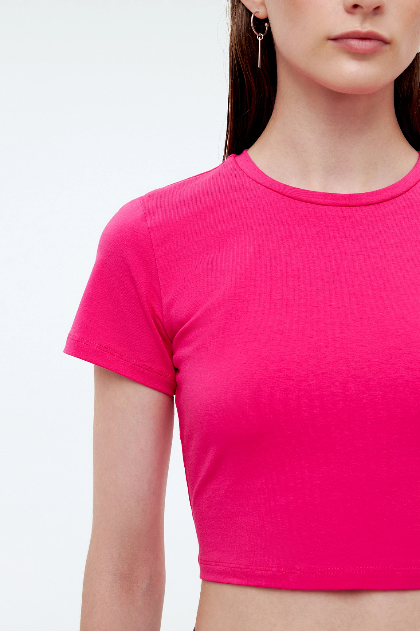 Футболка облегающая короткая