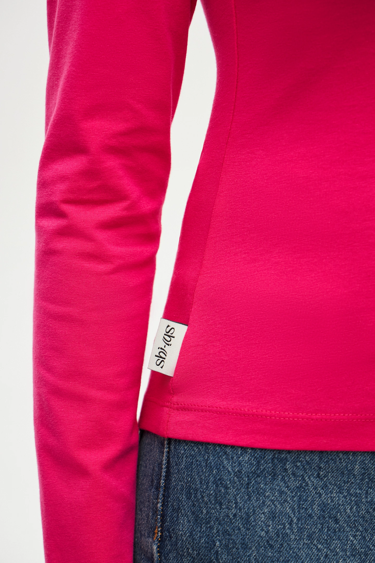 Raglan sleeve sweatshirt