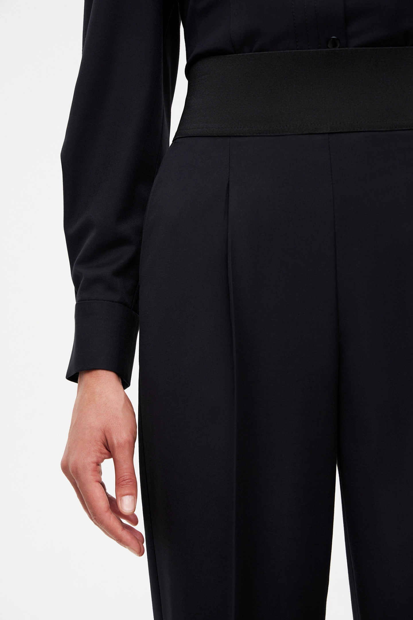 Брюки - бананы на широкой резинке