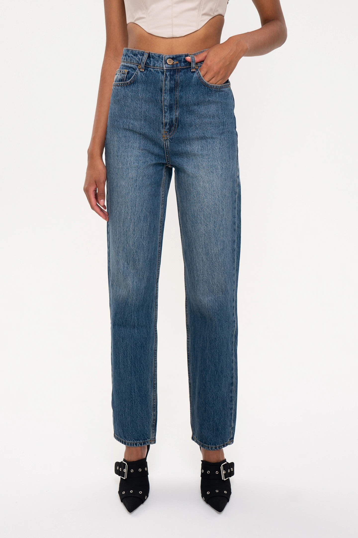 Джинсы прямого кроя