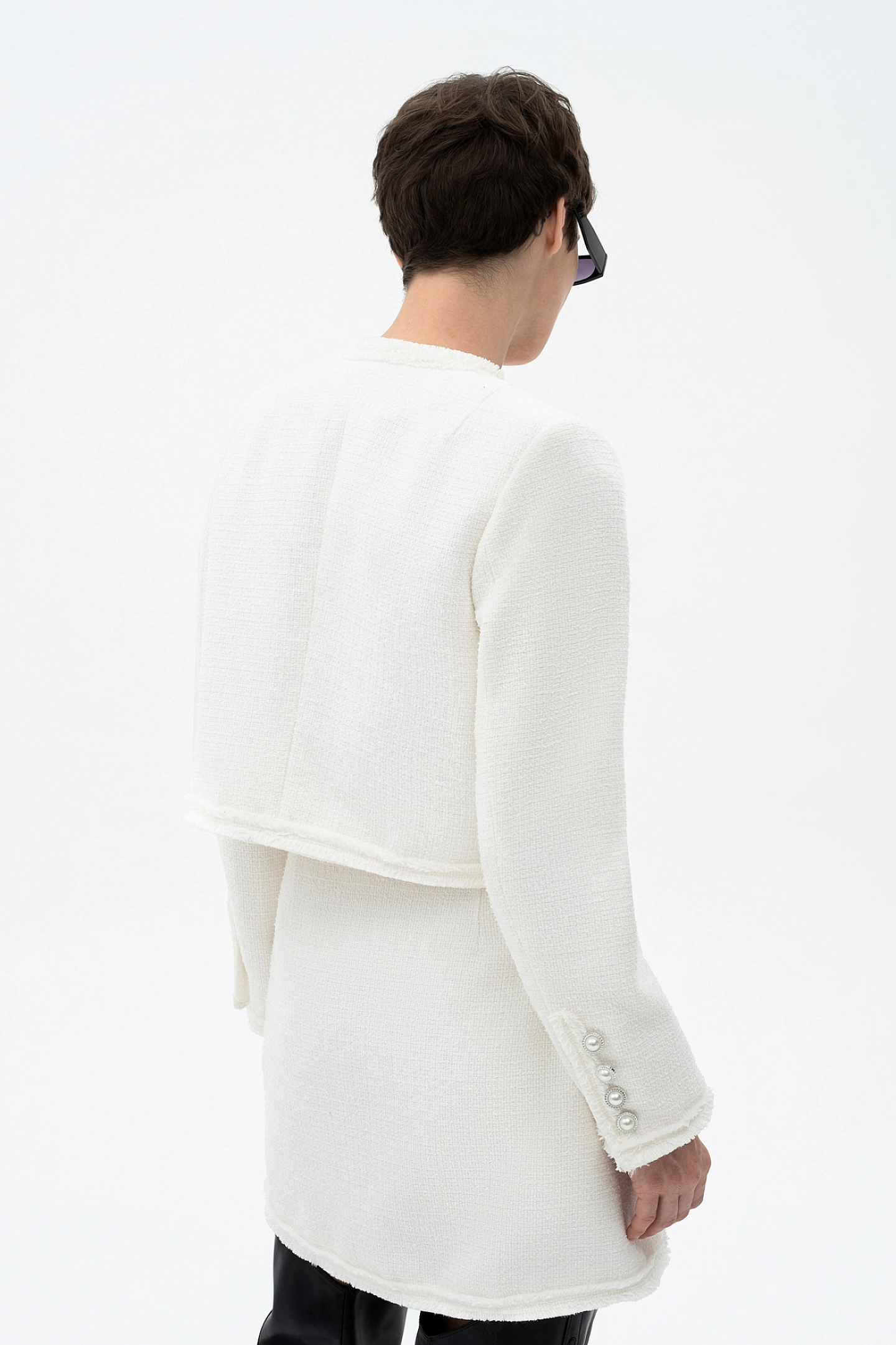 Жакет короткий и юбка-мини из твида