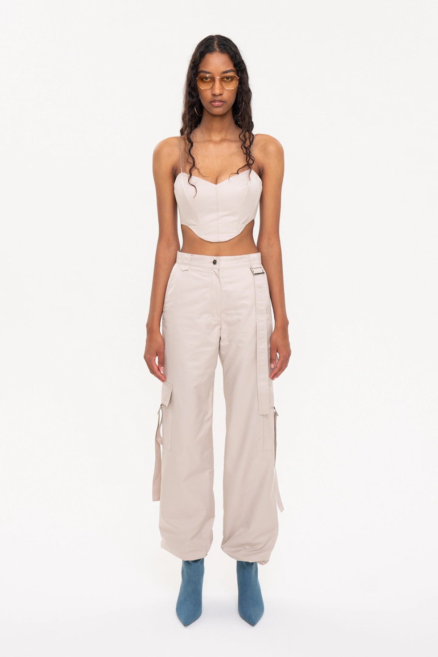 Топ-бюстье со шнуровкой и брюки-карго