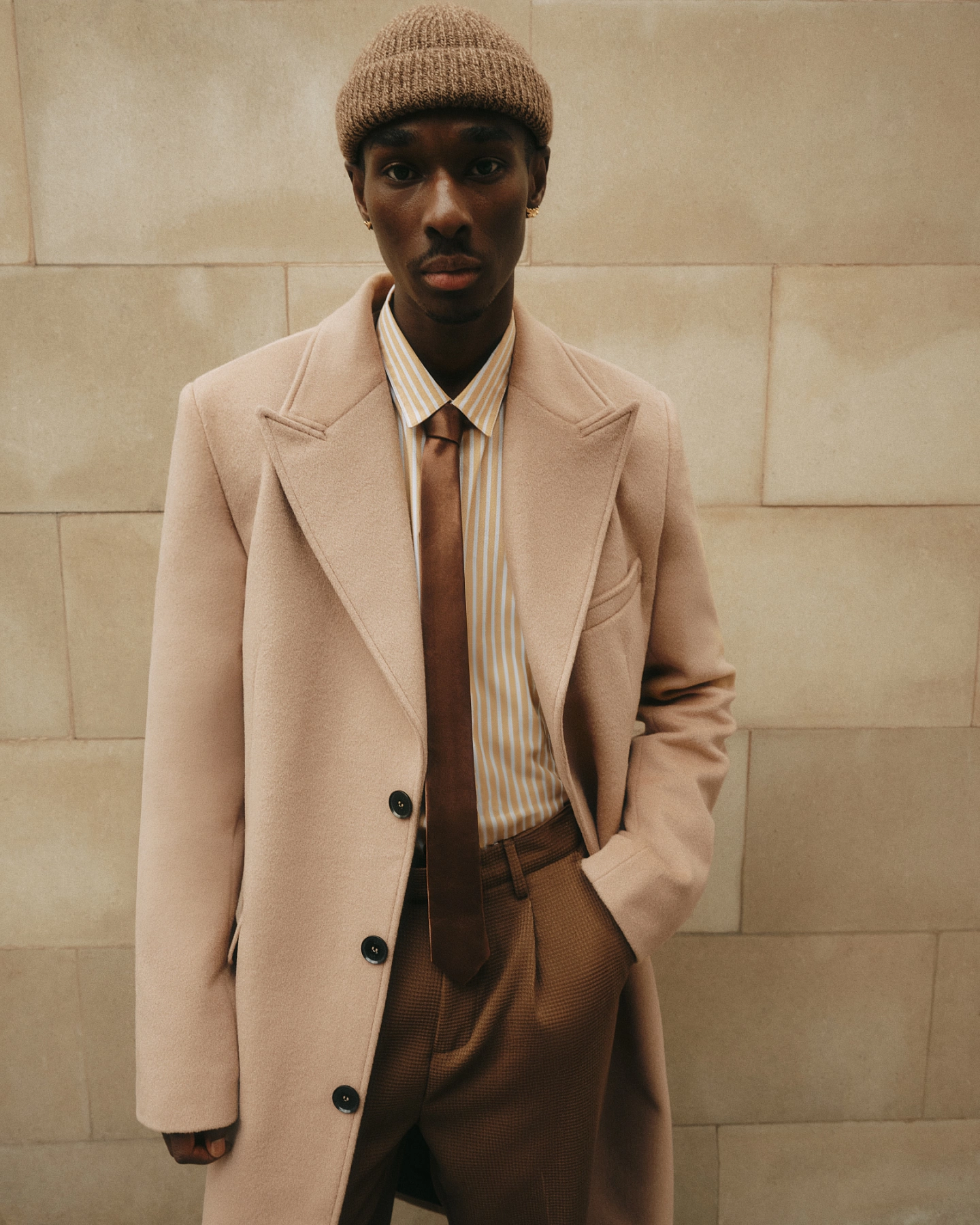 Пальто мужское строгое