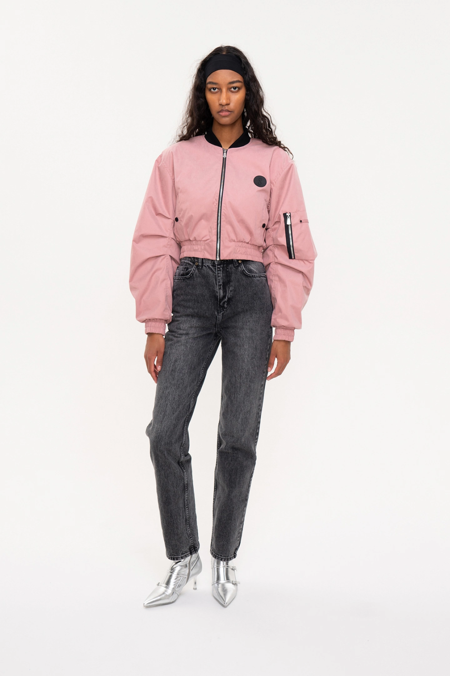 Бомбер короткий с широким рукавом