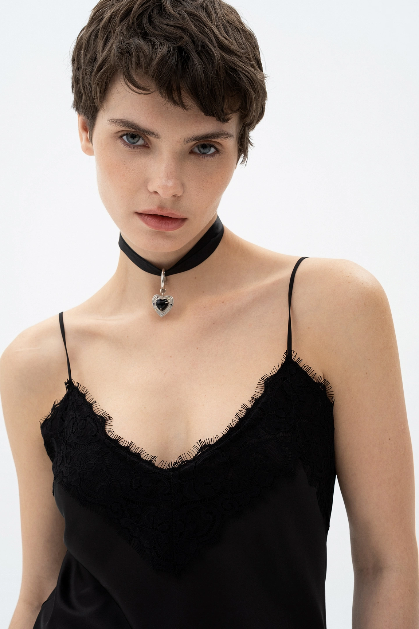 Платье-комбинация с кружевом