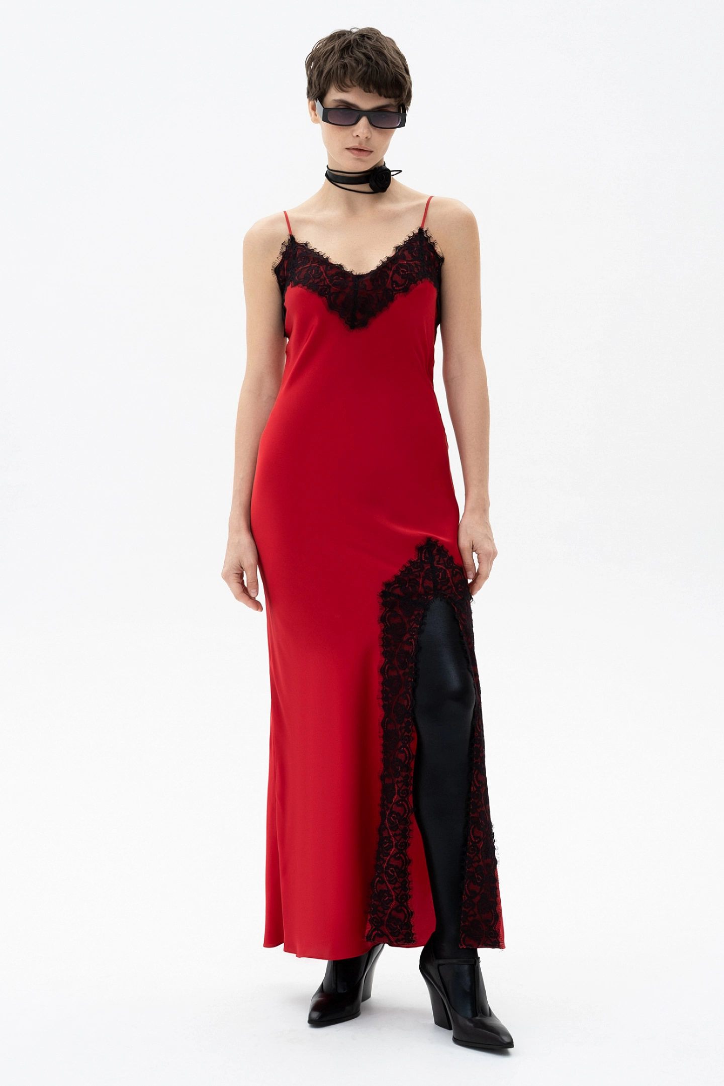 Платье-комбинация с кружевом