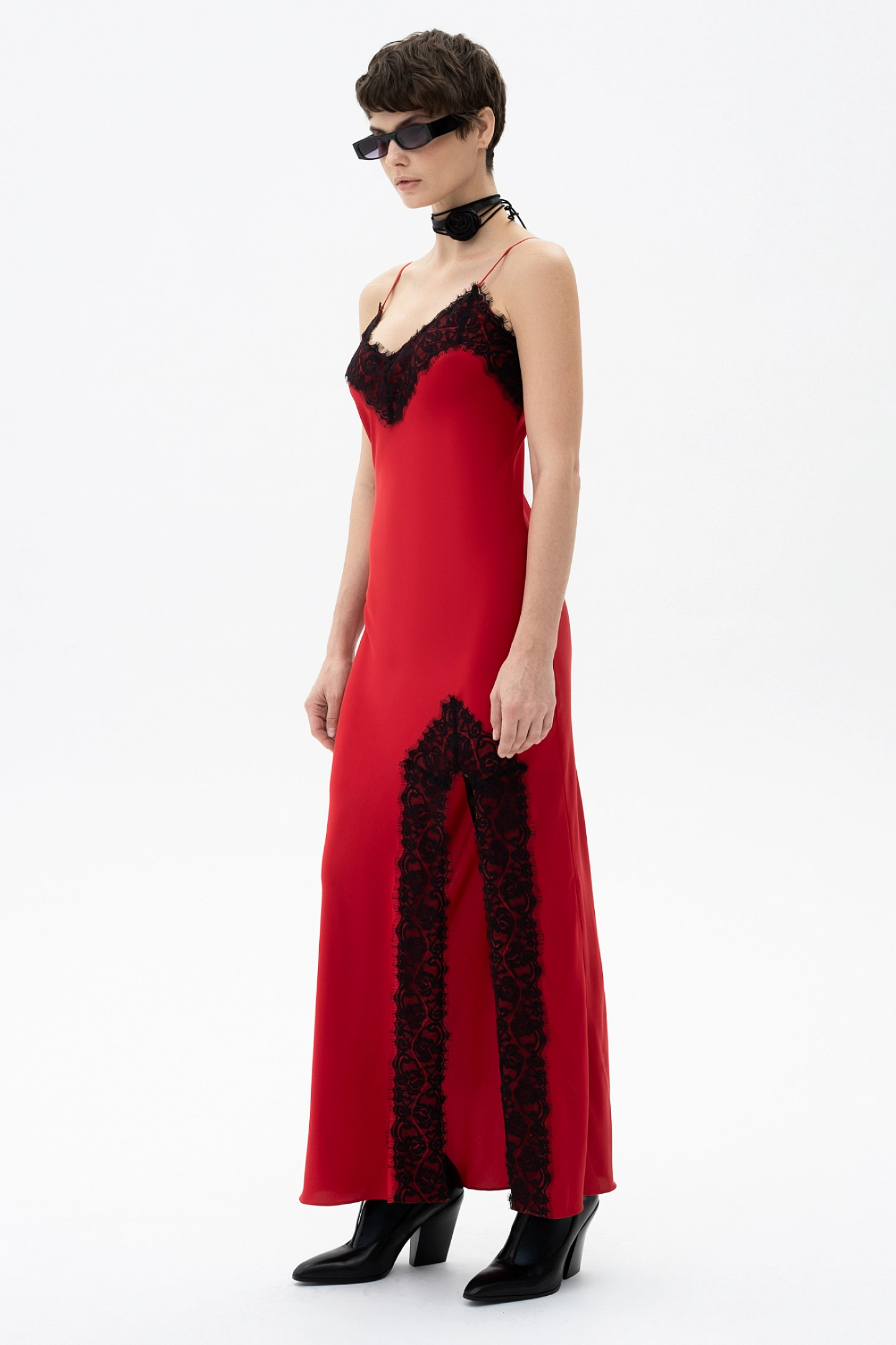 Платье-комбинация с кружевом