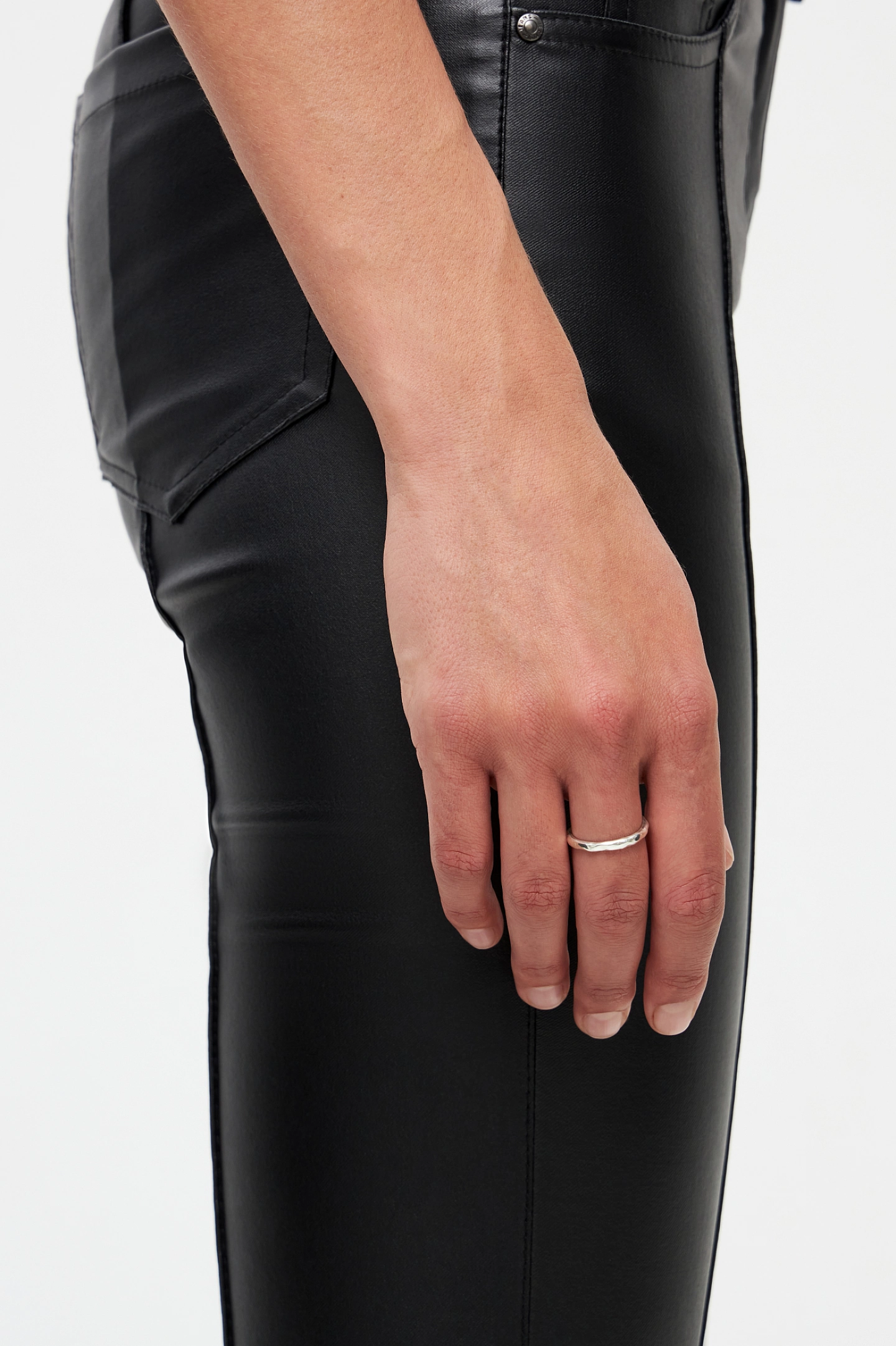 Кольцо тонкое